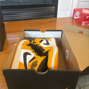 Nike Kids Yellow White and Black Air Jordan 1 Low Sneakers